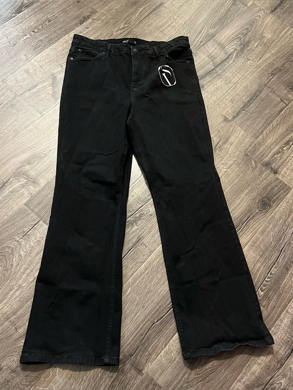 NWT Simply Vera Vera Wang High-Rise Flare Black Size 16R Inseam 31” Denim